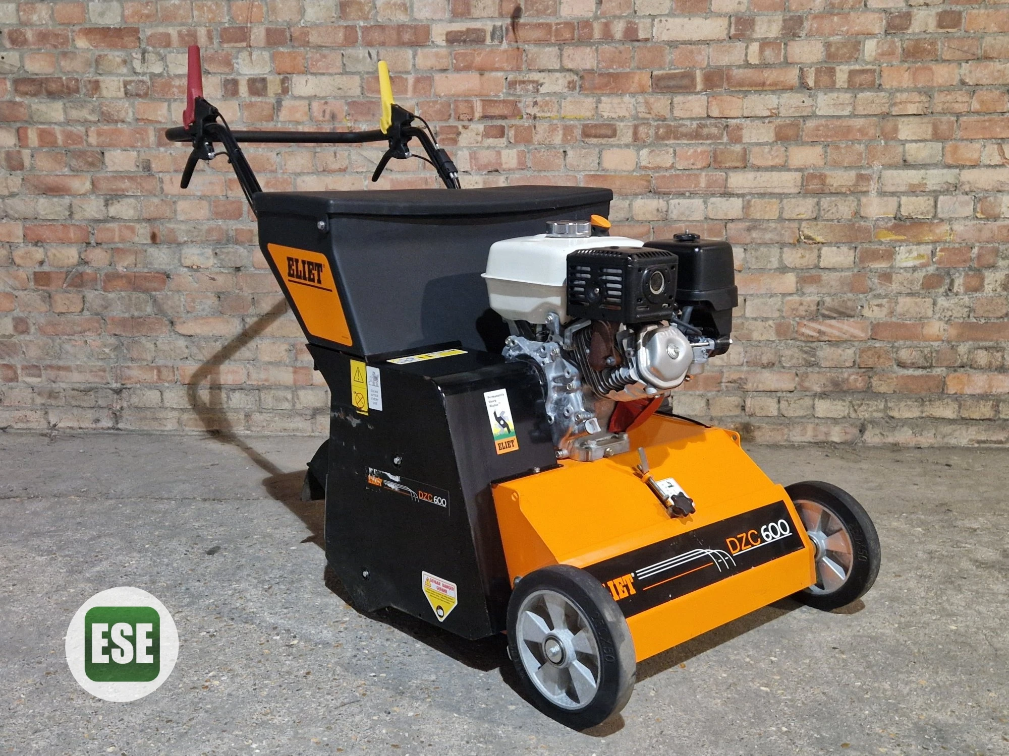 Eliet DZC600 Scarifier and Overseeder